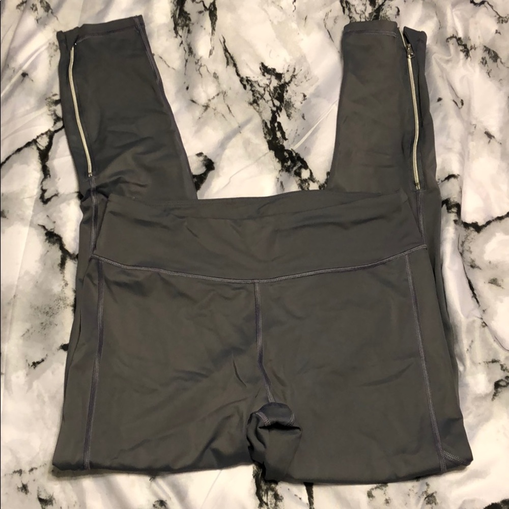 VICTORIA’S SECRET SPORT LEGGINGS